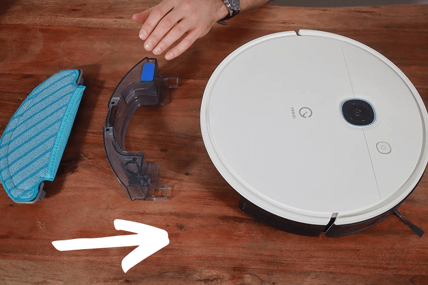 Активируется функция влажной уборки Yeedi Vac